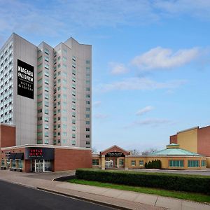Radisson Hotel&Suites Fallsview